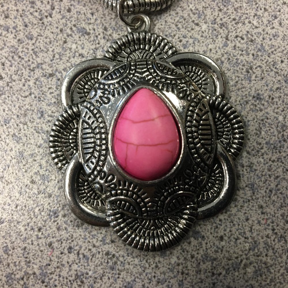 FASHION JEWELRY PINK STONE NECKLACE